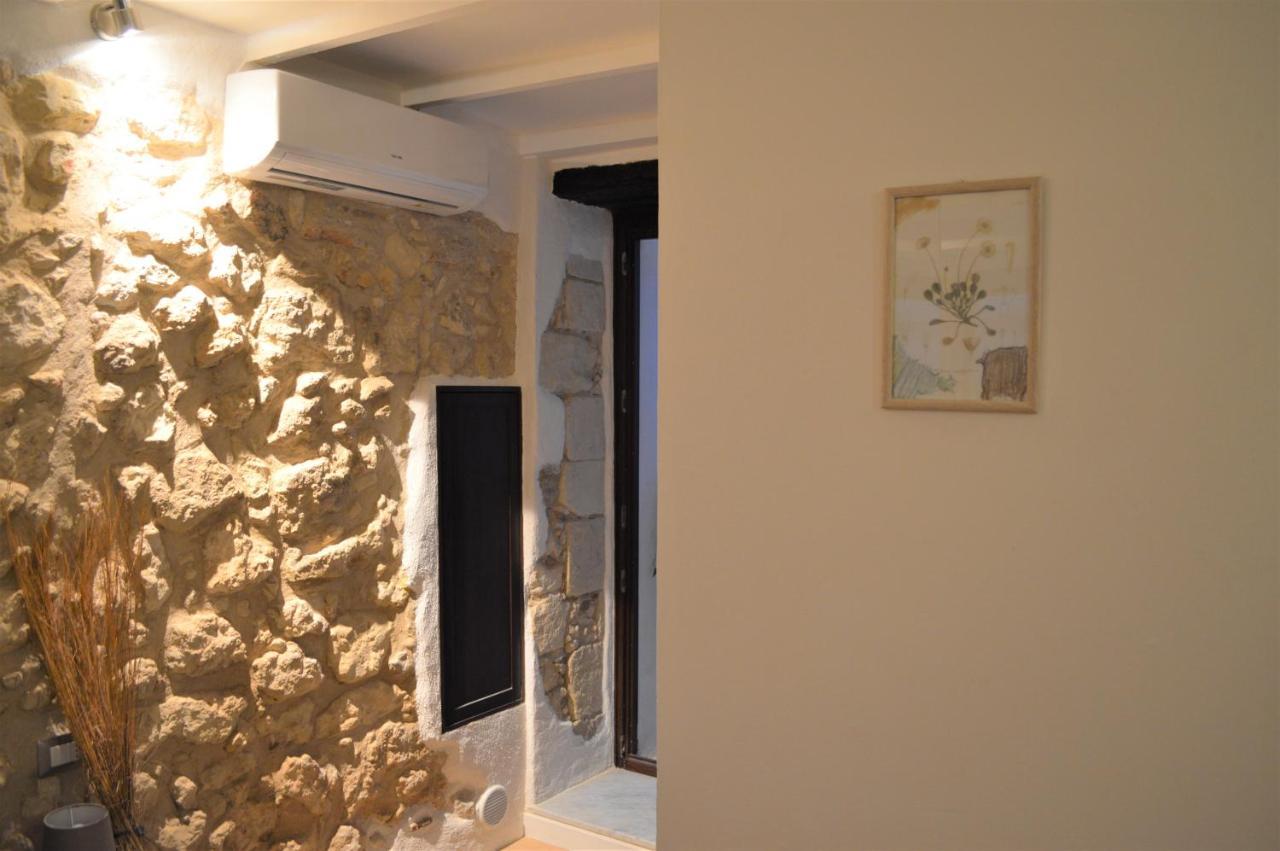 Domu 600 - Suite Mini Appartamento Cagliari Centro Storico Luaran gambar