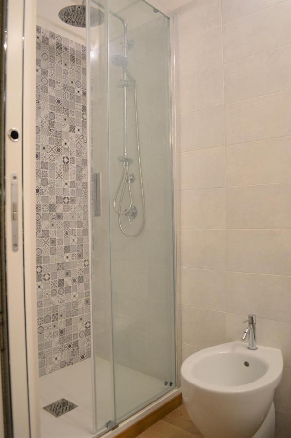 Domu 600 - Suite Mini Appartamento Cagliari Centro Storico Luaran gambar