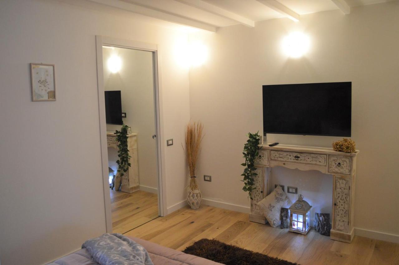 Domu 600 - Suite Mini Appartamento Cagliari Centro Storico Luaran gambar