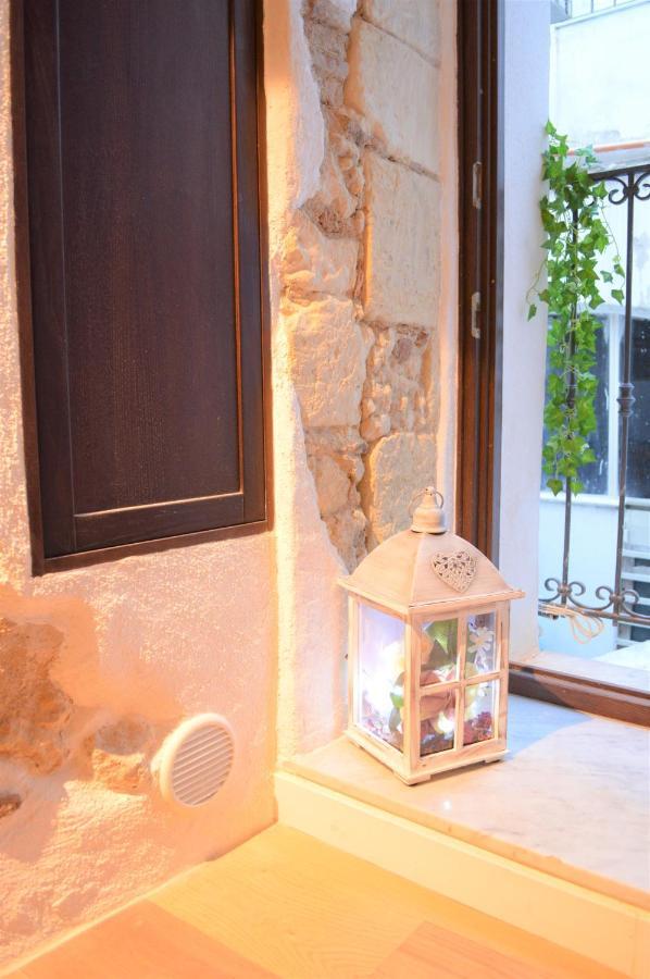 Domu 600 - Suite Mini Appartamento Cagliari Centro Storico Luaran gambar