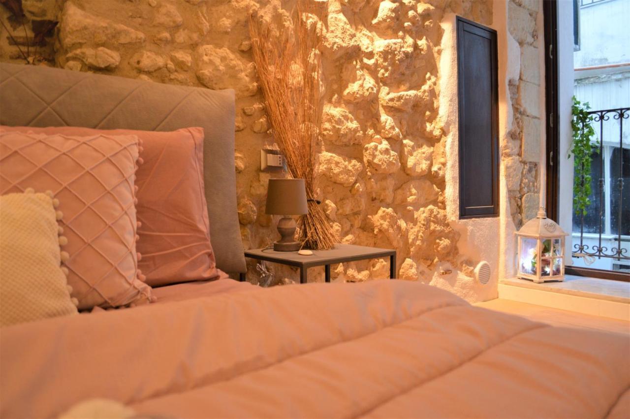 Domu 600 - Suite Mini Appartamento Cagliari Centro Storico Luaran gambar