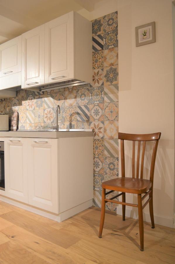 Domu 600 - Suite Mini Appartamento Cagliari Centro Storico Luaran gambar