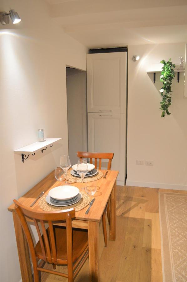 Domu 600 - Suite Mini Appartamento Cagliari Centro Storico Luaran gambar