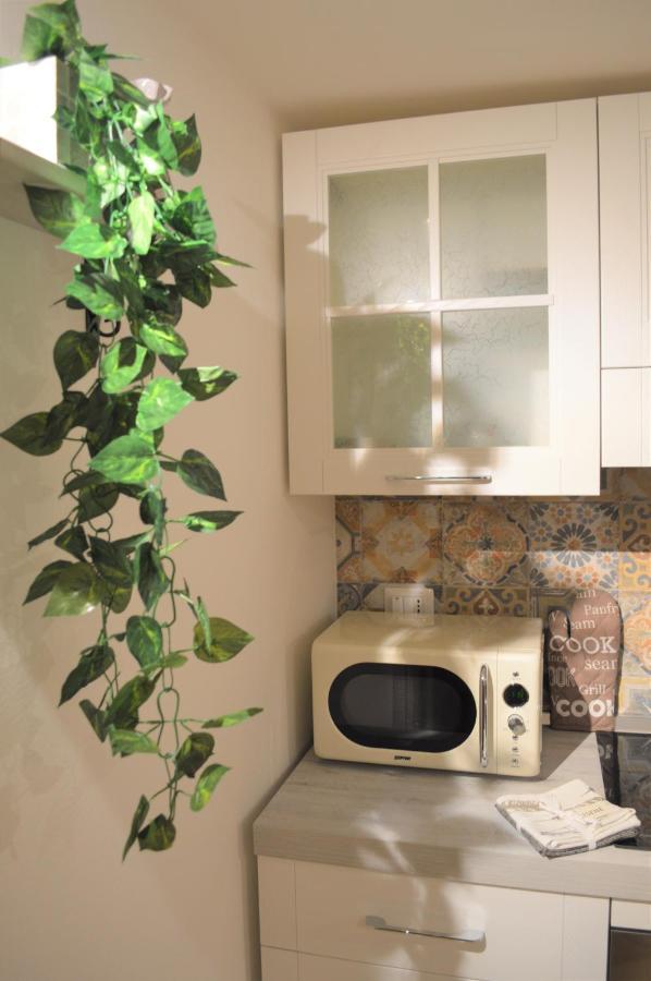 Domu 600 - Suite Mini Appartamento Cagliari Centro Storico Luaran gambar