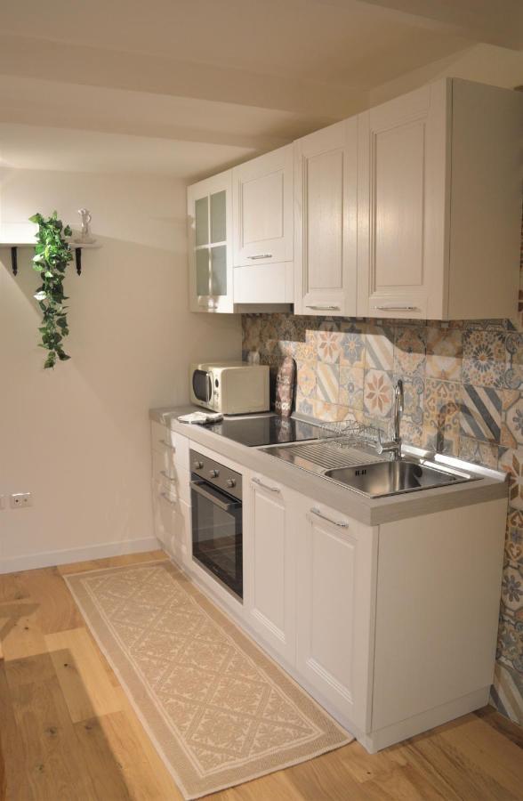 Domu 600 - Suite Mini Appartamento Cagliari Centro Storico Luaran gambar