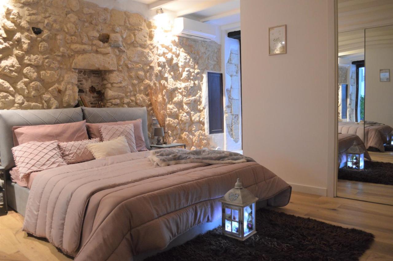 Domu 600 - Suite Mini Appartamento Cagliari Centro Storico Luaran gambar