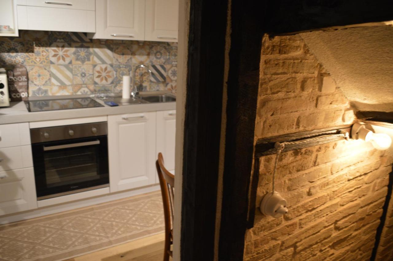 Domu 600 - Suite Mini Appartamento Cagliari Centro Storico Luaran gambar