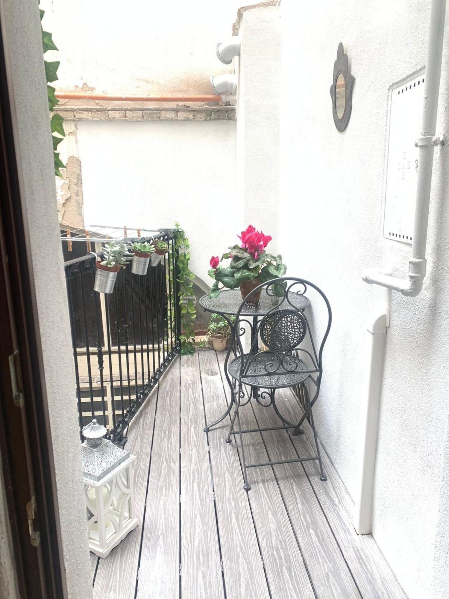 Domu 600 - Suite Mini Appartamento Cagliari Centro Storico Luaran gambar